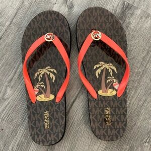 Michael KORS size 10 NEW🙌 Excellent Condition REDUCED $40 obo